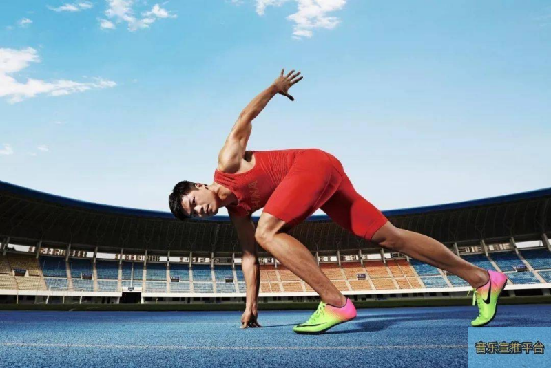 记者问批评球员是否担心更衣室反对，穆帅：你爸对你永远都很好？